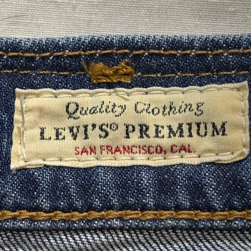 Levi's 541 Men's Dark Wash Athletic Tapered Leg Jeans Size 40 x 28 1/2 EUC - Picture 8 of 14